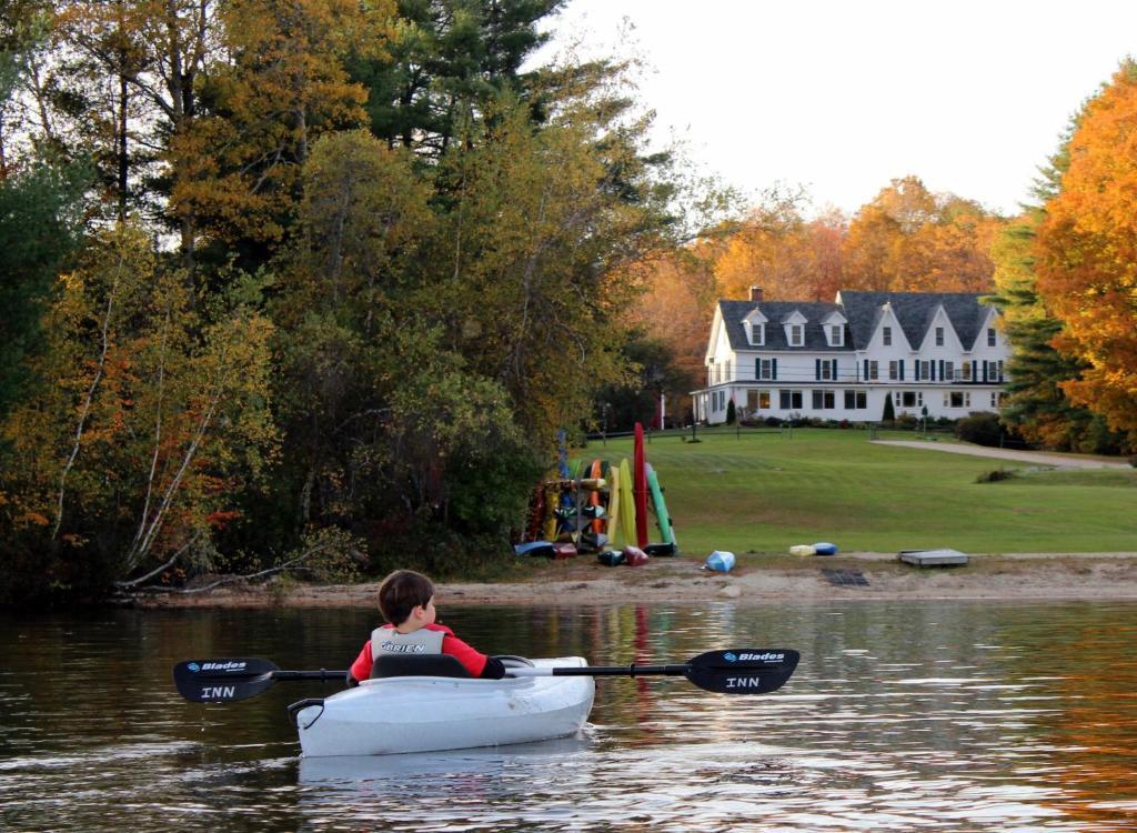 Inn At Pleasant Lake New London Exterior foto