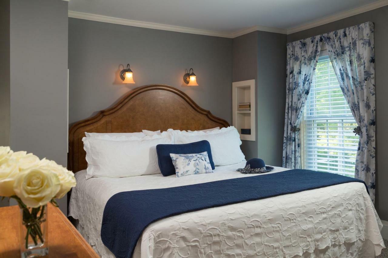 Inn At Pleasant Lake New London Exterior foto